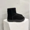 Modische warme Schneestiefel, modische Damen-Halbstiefel, Luxus-Designer-Stiefel, bequemer flacher Absatz, lässig, dicke Sohle, quadratische Zehenpartie, Wolle, mattes Leder, Motorradstiefel