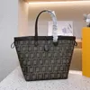 lustrzana jakość projektantów worki na ramię zamieszane kadłuby damskie torebki luksusowe torebkę f -litera pojemność skórzana torebki zakupowe 231015