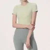 2024 Lu Lu Yoga Femme T-Shirt Femme Tshirt Sport Crop Top Blouse Crop Top Comme Corset Manches Courtes Design Demi Manches Pull Lemonnn