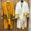 Robes pour hommes designer robe de bain robe de maison vêtements de nuit femme hommes peignoirs hiver chaud à manches longues vintage baroque robes manteau th272E