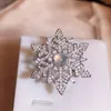 クラスターリング女性ファッションのための豪華な925スタンプリングスノーフレークフラワージュエリークリスマスギフトパーティーダイヤモンド