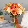 Fleurs décoratives à la mode Waterdrop Bouquet de mariage ruban de soie Roses automne Orange tenue artificielle pour la fête et la célébration