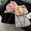 Evening Bags Winter Lady Faux Fur Messenger Bag Large Capacity Plush Material Shoulder Bag Female Solid Color Chain Shopping Handbag 231017