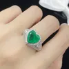 Moda feminina jóias anel de casamento imitação esmeralda turmalina cristal verde em forma de coração zircão diamante abertura ajustável anel namorada festa presente de aniversário