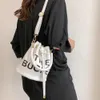 Kvällspåsar The Bucket Bag Designer Crossbody for Women Brand Luxury Sling Axel Handväskor Kvinnlig läder Small Tote Bolsa Sac 231018