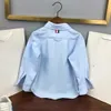 Diseñador de lujo Camisa de solapa para bebé Ropa para niños de alta calidad Color sólido Ropa de otoño TAMAÑO 100-160 CM Moda Blusas para niños Feb17
