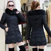 Piumino da donna Parka Giacca invernale da donna Parka Collo di pelliccia grande Con cappuccio Cappotto spesso caldo femminile Capispalla casual Moda europea Top nero 30 gradi 231018