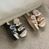 Tasarımcı Terlik tıkanıyor sandalet spor ayakkabıları tıkanık sandaletler kürk arizona kadın slaytlar siyah beyaz süet deri toka kayış platformu falt slaytları 36-46