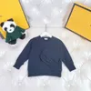 Luxury Kids Designer TrackSuits Baby Autumn Suit Rozmiar 90-150 cm 2PCS Flap Crossbody Bag Sweter z długim rękawem i spodni Sep01