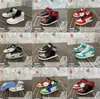 Fashion Mini 3D Stereo Sneaker Keychain Woman Men Kids Key Ring Gift Luxury Shoes Keychains Car Handbag Key Chain Basketball Shoes Key Holder