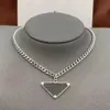 Pendentif Colliers Femmes Hommes Designer De Luxe Collier Chaîne De Mode Bijoux Noir Blanc P Triangle Pendentif Design Party Argent Hi173T