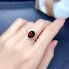 Bagues de cluster 925 Argent Haute Qualité Mozambique Garnet Type d'oeuf Bague avec 18k Rose Gold Plaqué Cadeau de fête des femmes à quatre griffes