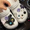 Czarne białe koty kwiaty Croc Charms Designer DIY Animal Dżinsy buty Dekator Akcesoria do wysięgnika Clogs Child Boys Girl