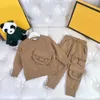 Luxury Kids Designer TrackSuits Baby Autumn Suit Rozmiar 90-150 cm 2PCS Flap Crossbody Bag Sweter z długim rękawem i spodni Sep01