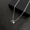 Mode Dames Sieraden Ketting Eenvoudig Veelzijdig Middeleeuwen Letterstijl Hartvorm Ontwerp Charm Prachtige ontwerper Huali Sfeer Dame Hanger