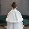 Vestes fleur filles robe de mariée blanc peluche châle bébé sortir doux épaissi cape 2023 hiver mignon manteau