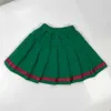 Luksusowe projektantki dla niemowląt zestawy jesieni sukienki dla dziewcząt Rozmiar 120-170 cm 2PCS Cartoon Girl Hafted Sweter i krótka spódnica Aug