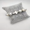 Strand Cottvochildren Sacraments dop gåvor Religiös imitation Pearl Stone Cross Pärled stretchbandsarmband för barnsmycken