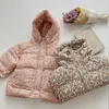 ダウンコート2023冬の赤ちゃん温かい長袖アヒルジャケットかわいい男の子の女の子プリント花柄のフード付き衣装の厚いトップ服