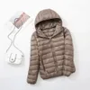 Femmes vers le bas Parkas grande taille 5XL 6XL 7XL veste mince pour femme automne hiver mince court à capuche chaud blanc canard manteau dame vêtements d'extérieur 231018