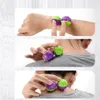 Radish Fingertip Massage Ball 3D Gravity Radish Ball Rotate Gyroscope Conjoined Sphere Decompression Toys for Children Adult