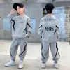 Ensembles de vêtements Garçons Contraste Alphabet Lightning SweatshirtSweatpant Ensembles Enfants Survêtement Enfants Tenues Jumper Pant Jogger Set pour 5-15 ans 231019