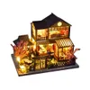 Doll House Accessories Gift Idea Trädockan Hus med innovativ och integrerad komponent DIY Miniature Dolls House Kit 231018