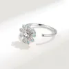 Pierścienie klastra moda obrotowy pierścień kwiatowy stokrotka dla kobiet otwierających regulowane obrotowe biżuterię redukujące ciśnienie
