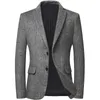 Suisse pour hommes Boutique Fashion Business Plaid Gentleman décontracté tout avec un style britannique Slim Wedgant Élégant Hosting Wool Blazer