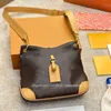 مصممي الأزياء مصممي الأزياء Odeon Totes Shopping Totes Underarm Hobo Flap Clutch Square Counter Counter Facs Women Handbag Leature Leather