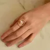 Vintage Women Korean Gold Pearl Charm Finger Oregelbunden ring Öppen justerbar elegant bröllopsdag present249g
