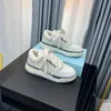 Scarpe casual Piattaforma di moda Coppia Scarpe da pane per uomo e donna Sneakers basse stringate con cuciture in pelle