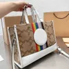 Cach Rainbow Tote Bag Women Luxury Handväska läder Totes mode stora kapacitet shopping väskor c tryck axel