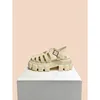 Sandaler Petite Girl Women's Platform Triangle Standard2023 tjock med allt brittiskt stil mode ökar romerska