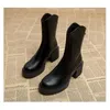 Boots 2023 Fashion Spring and Autumn Women's Heel Short PU Material One Foot Platform حجم كبير 35 40 231019