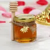Party Decoration Mini Glass Hexagon Canning burkar med guldlock Bee Charms Honeybee Pendant Honey Dipper Sticks Baby Shower Wedding Favors