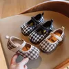 Flatskor Spring Autumn Girls Shoes Plaid Princess Shoes White Black Children Flats barn grunt skor Baby Single Shoes Toddlers Loafers 231018