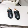 Luxo de alta qualidade crianças sapatos designer criança tênis tamanho 2635 bordado pentagrama inseto decoração bebê sapatos casuais caixa proteção a