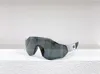 Shield Wrap Solglasögon Black Grey Smoke Mens Women Designer Solglasögon Shades UV400 Eyewear Unisex