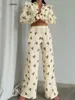 Calças de duas peças femininas urso impressão botão lapela camisas e calças de perna larga define 2pcs pijama blusa terno outono casual algodão casa roupas 2023