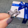 Solitaire Ring Huitan Romantik Yay Şekli Kübik Zirkonya Aly Bandları Kadınlar İçin Halkalar Süslü Yıldönümü Hediye Beyanı Lüks Takı 231019