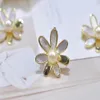 22091108 Diamondbox -Jewelry Brooch Pin Gold 7-8mm Akoya أم Pearl Wild Flower 18K Rose Rose Pendant Charm Adea