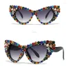 Gafas de sol de lujo Diamond Sexy Ladies Cat Eye Mujeres para hombres Diseño de marca vintage Tendencia Marco grande Crystal Rhinestone Sun Glass