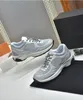 Reflektierende Sneakers aus Kalbsleder und Nylon, Designer-Laufschuhe, luxuriöse Damen-Sport-Freizeitschuhe, Channel-Schuh, Damen-Trainer, Stoff, Wildleder-Effekt