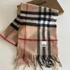 Écharpe de luxe Écharpes de créateur pour hommes cachets cachets Classic plaid long châle Fashion Fringe Fringe Fringe Winter Wraps for Chrismas Holidays Girls Party Gift