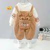 Kläderuppsättningar 2023 New Children's Cartoon Rabbit Ear Set Boys and Girls Plush Suspender Pants Two-Piece Baby tröja Sportkläder 231019