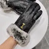 Gants d'hiver en cuir et fourrure pour femmes, mitaines en cachemire avec lettres en métal, gants de luxe en peau de mouton pour écran tactile, gants de Ski pour la conduite et la conduite