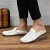 Geklede Schoenen Italiaanse Mannen Luxe Lederen Loafers Mocassins Zwart Zacht Outdoor Rijden Platte Antislip Mode Slippers Zomer 231019