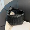 Designer Damen Handtasche Design Frauen vielseitige neue Mode gewebt, einzigartige kleine Griffbeutel Taschen