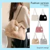 Bolsos de noche Bolso de hombro peludo para mujer Bolso de mano suave y esponjoso Bolso de piel sintética con colgante Gran capacidad Viaje de moda femenina